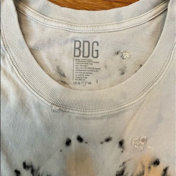 BDG Tie Dye Cropped T-Shirt with Embroidered Flowers- L - Picture 3 of 7